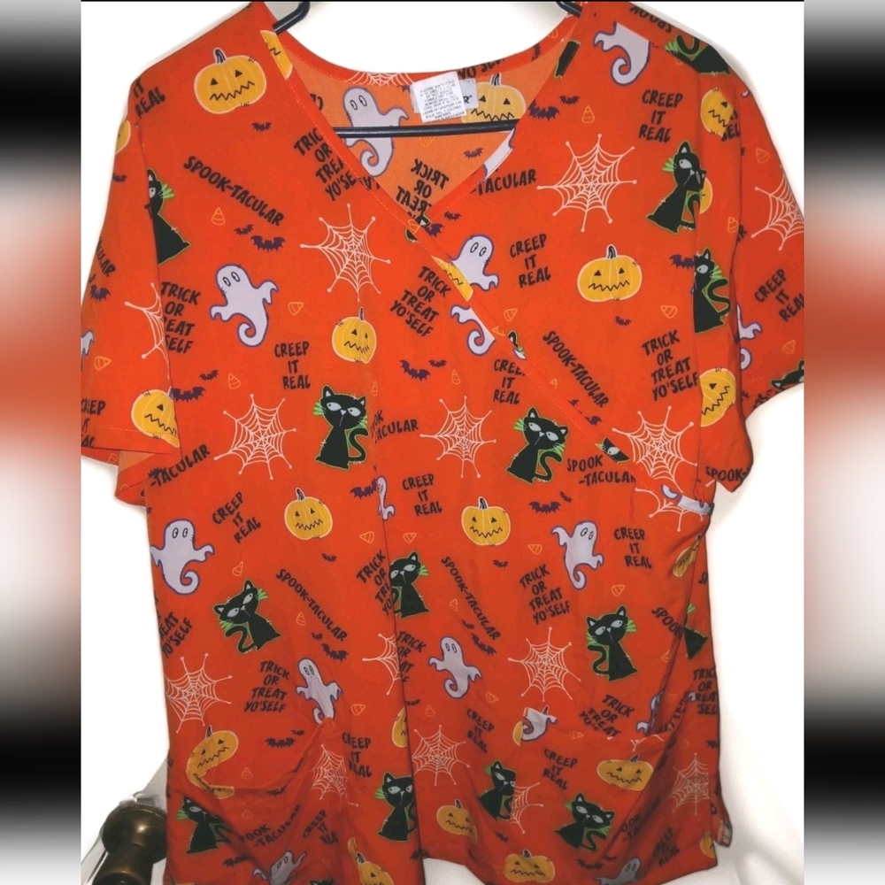 Scrubstar - Women's Halloween Pattern Lightweight Vneck Scrub. Size XL